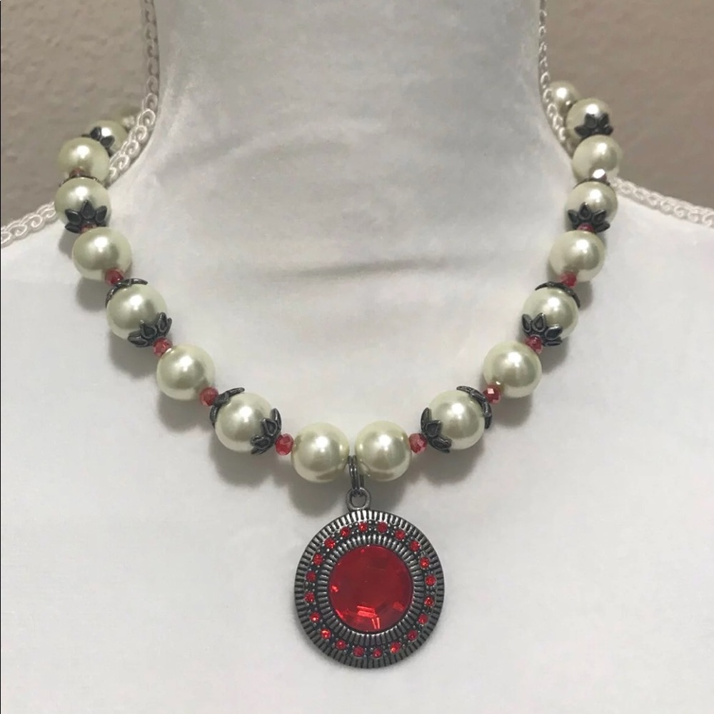 Handmade pearl necklace set
